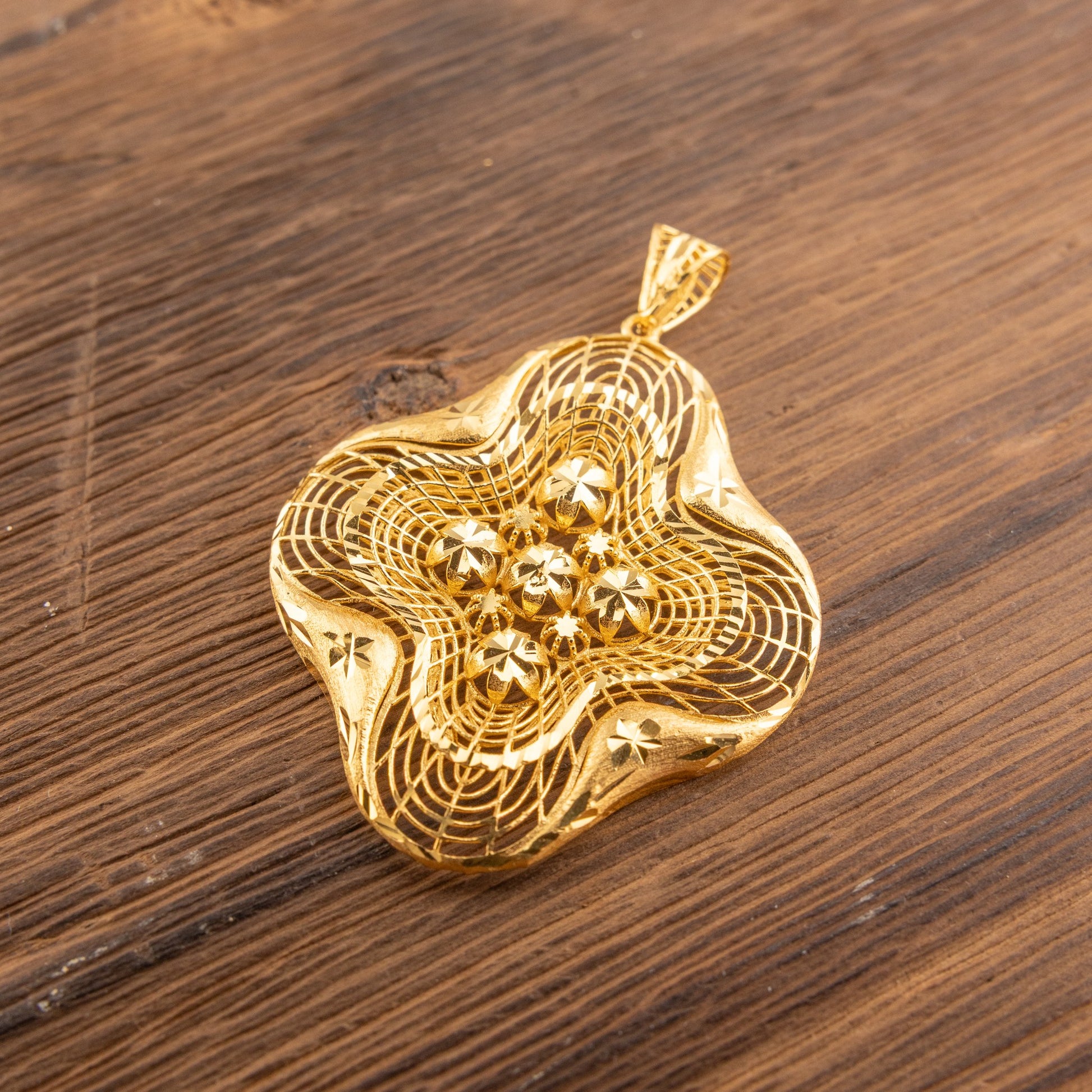 RP Pendants D102 — 925 silver, gold-plated filigree pendant