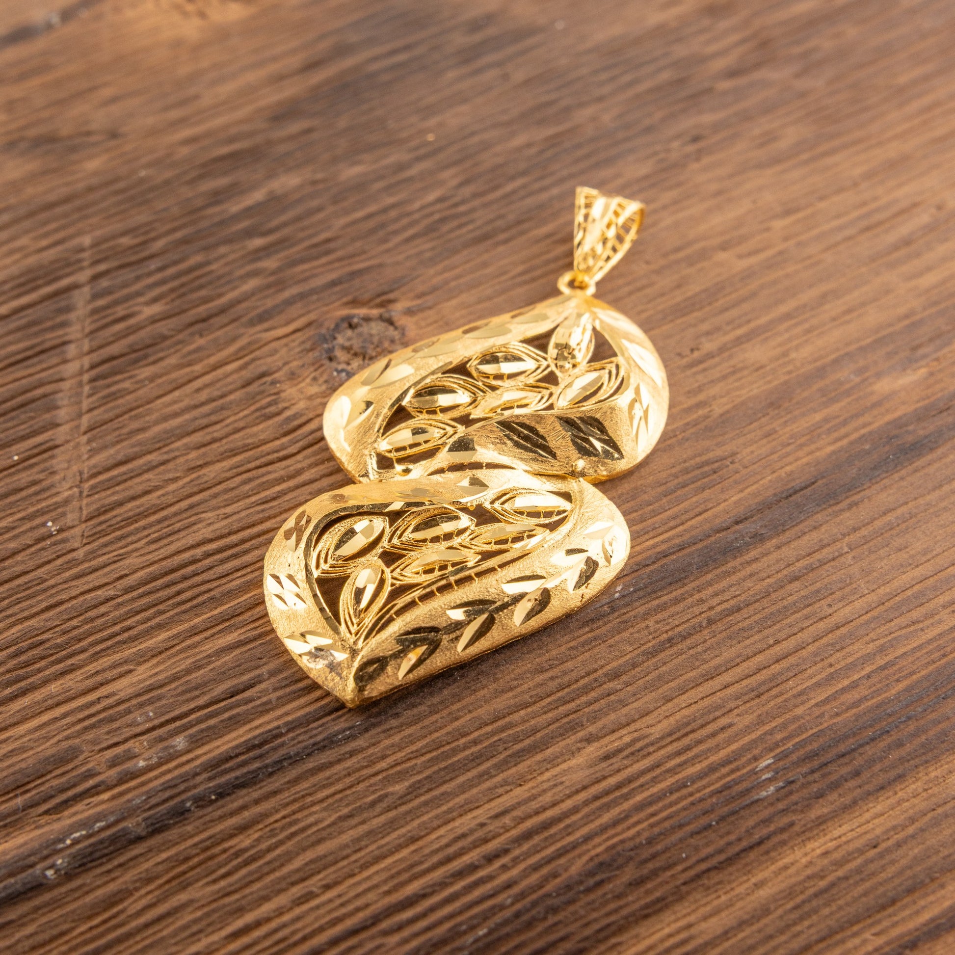 RP Pendants D103 — 925 silver, gold-plated filigree pendant