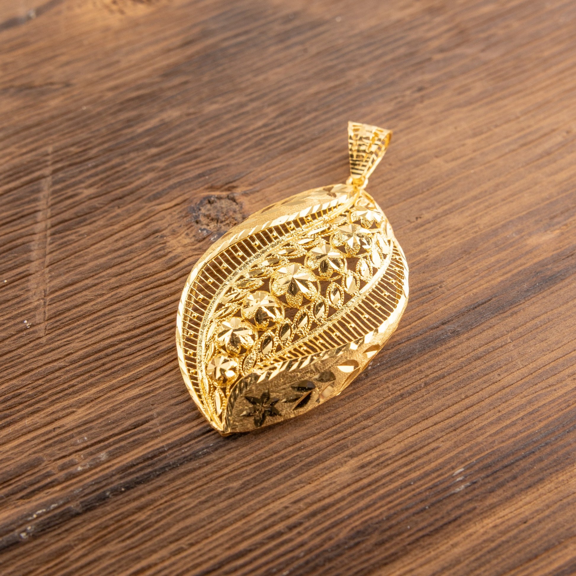 RP Pendants D97 — 925 silver, gold-plated filigree pendant