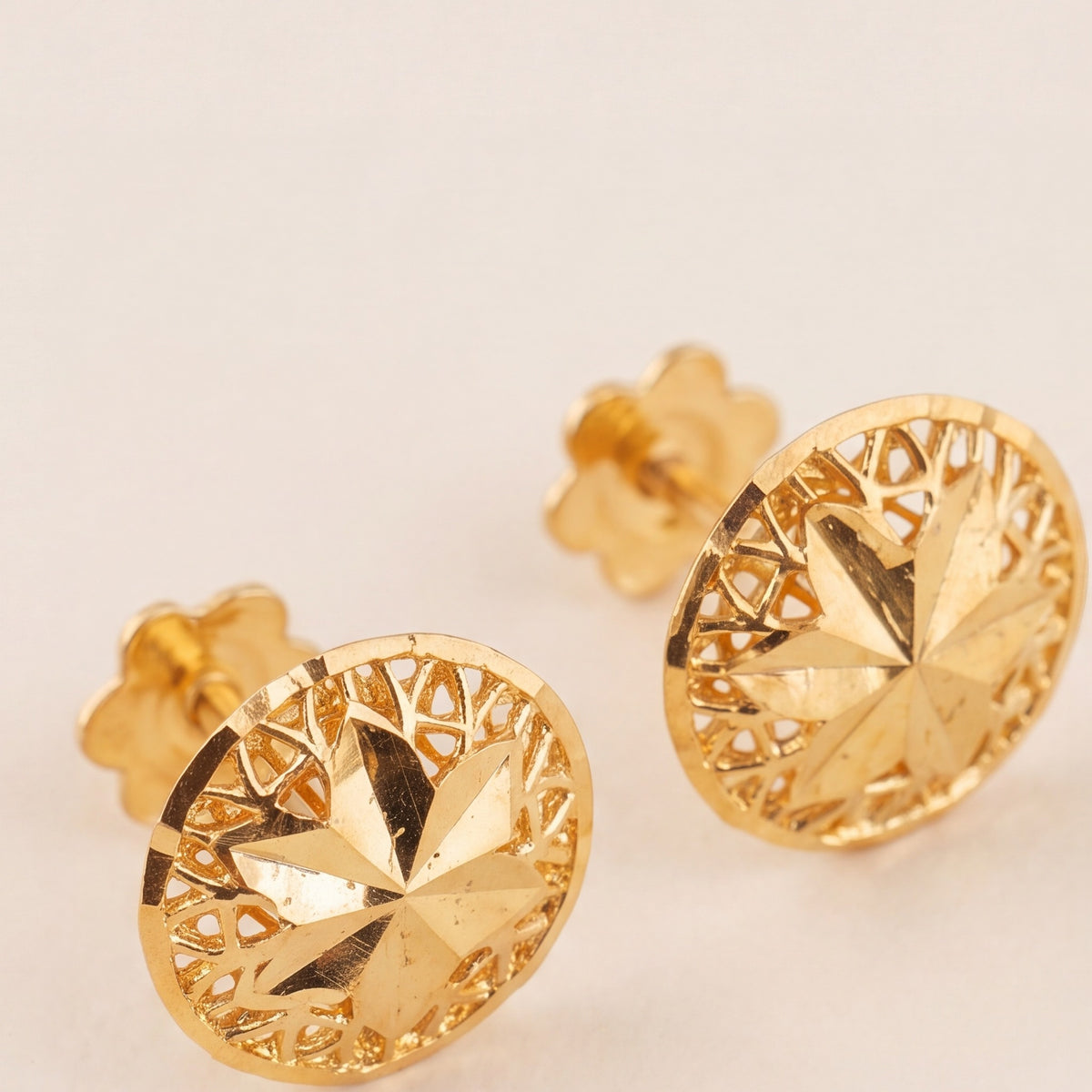 Sphere Stud Earrings 2 design detail