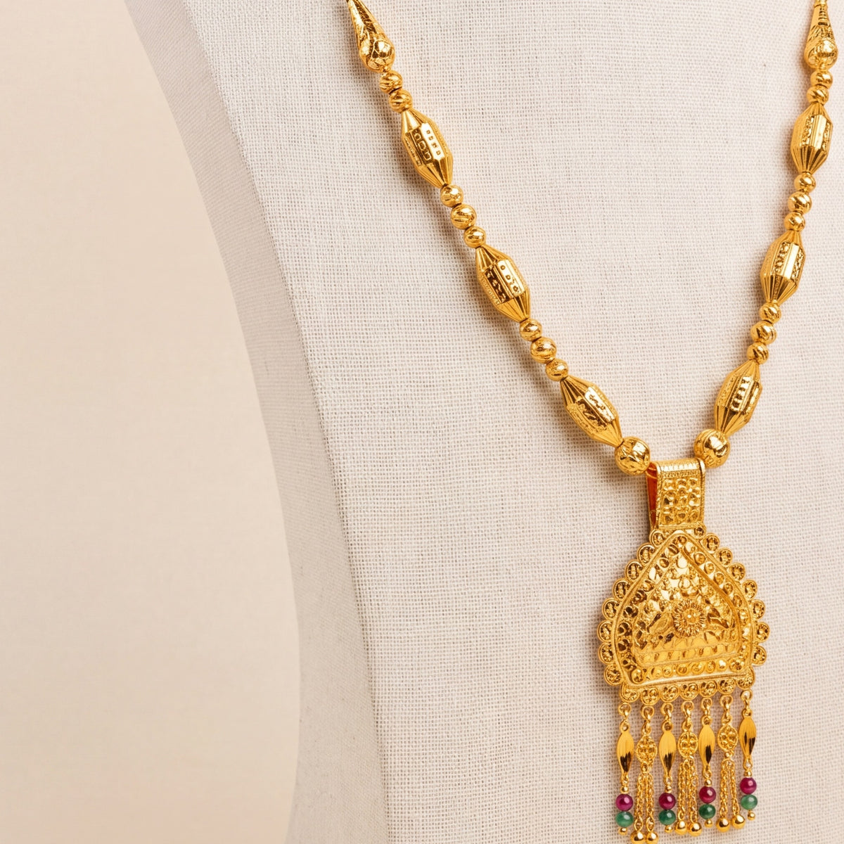 Traditional Mala Necklace with Stones 3 design detail