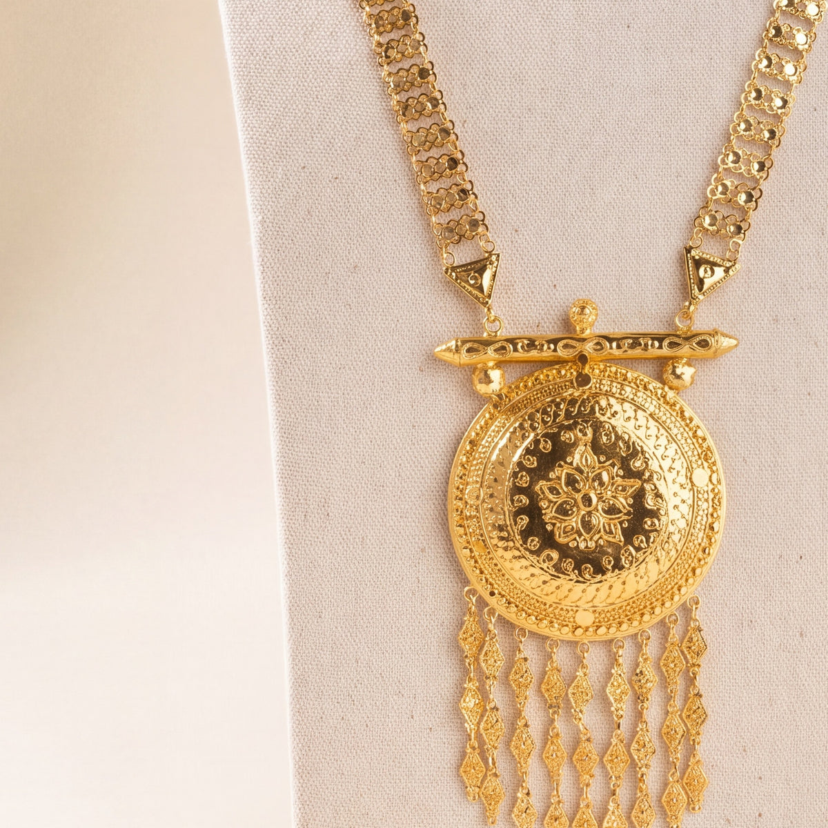 Traditional Moria Necklace 4 design detail