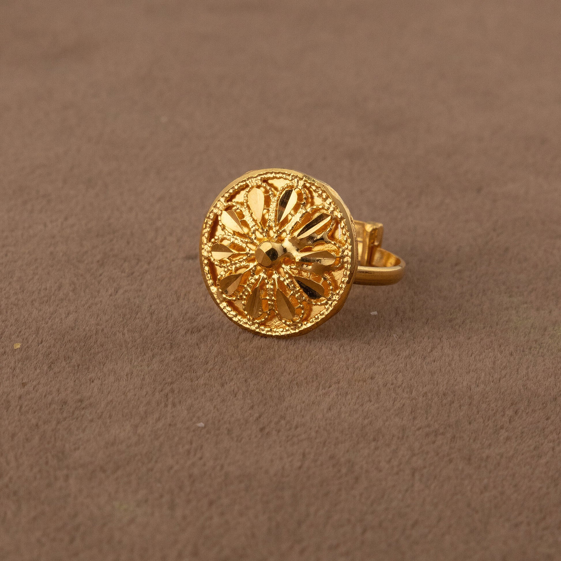 Traditional Ring (D177) - 925 Silver & 24K Gold Plated - Falaq Jewellery Oman
