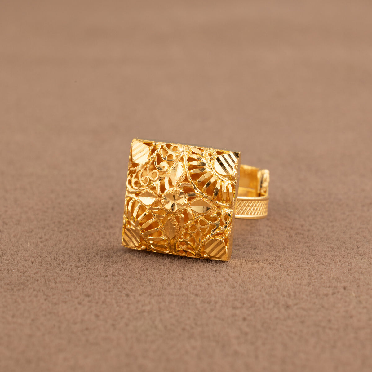 Traditional Ring (D180) - 925 Silver & 24K Gold Plated - Falaq Jewellery Oman