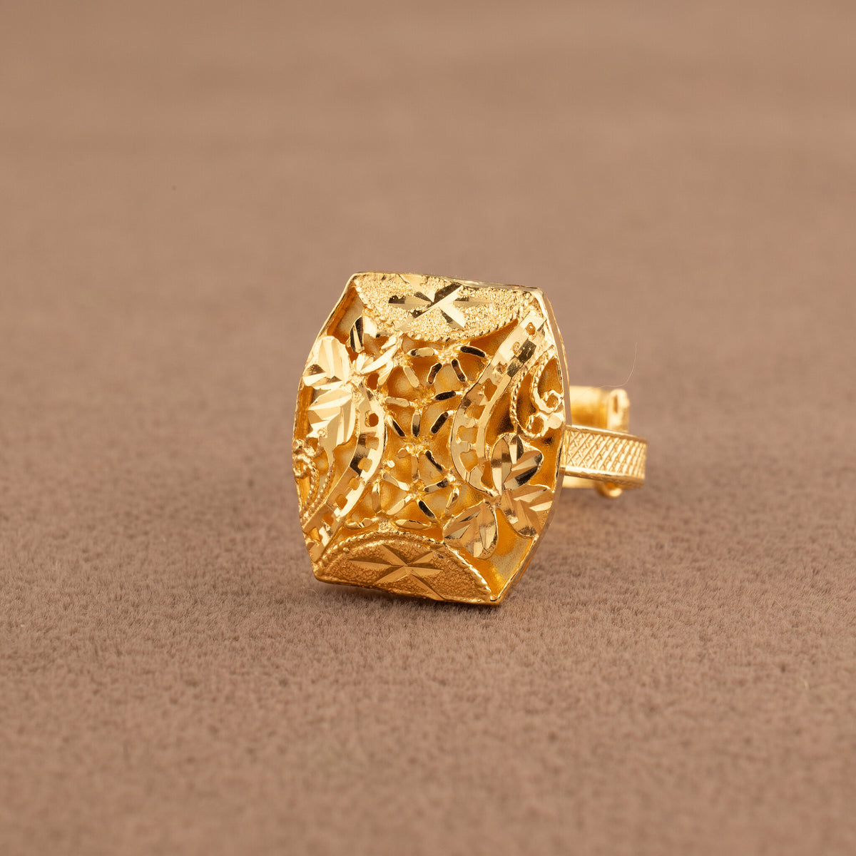 Traditional Ring (D182) - 925 Silver & 24K Gold Plated - Falaq Jewellery Oman