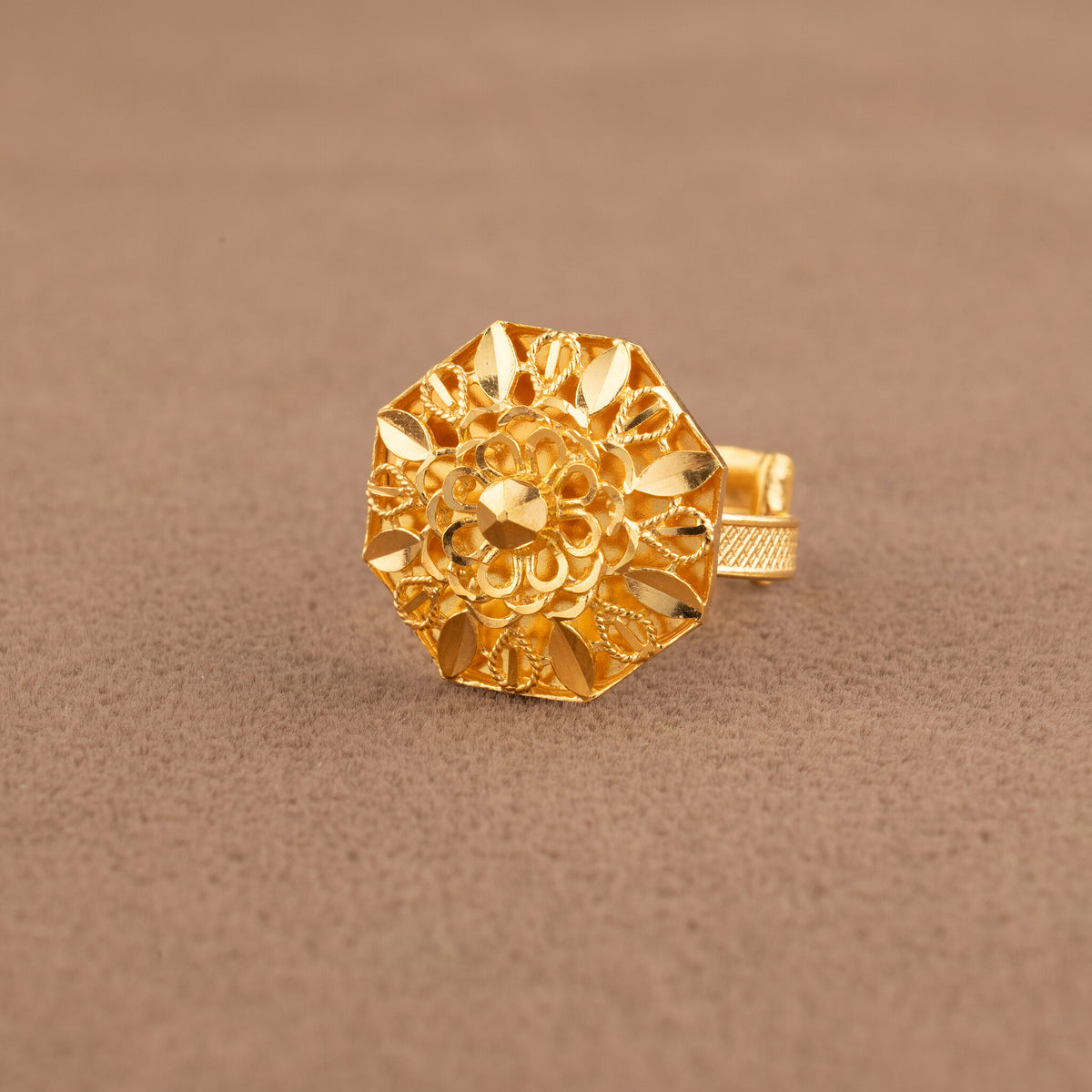 Traditional Ring (D191) - 925 Silver & 24K Gold Plated - Falaq Jewellery Oman