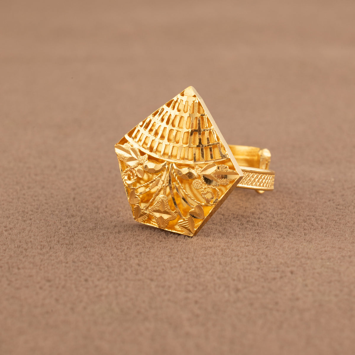 Traditional Ring (D199) - 925 Silver & 24K Gold Plated - Falaq Jewellery Oman