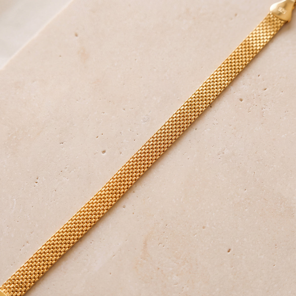 Mesh Chain Bracelet (D1) on travertine