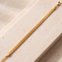 Mesh Chain Bracelet (D4) on travertine