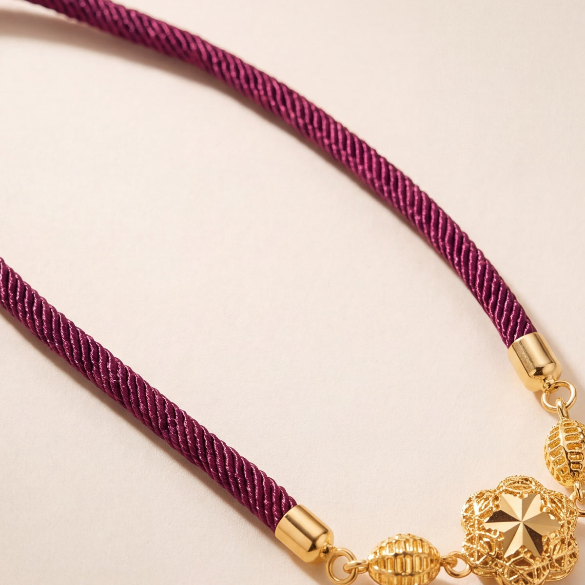 Quatrefoil Thread Bracelet design detail