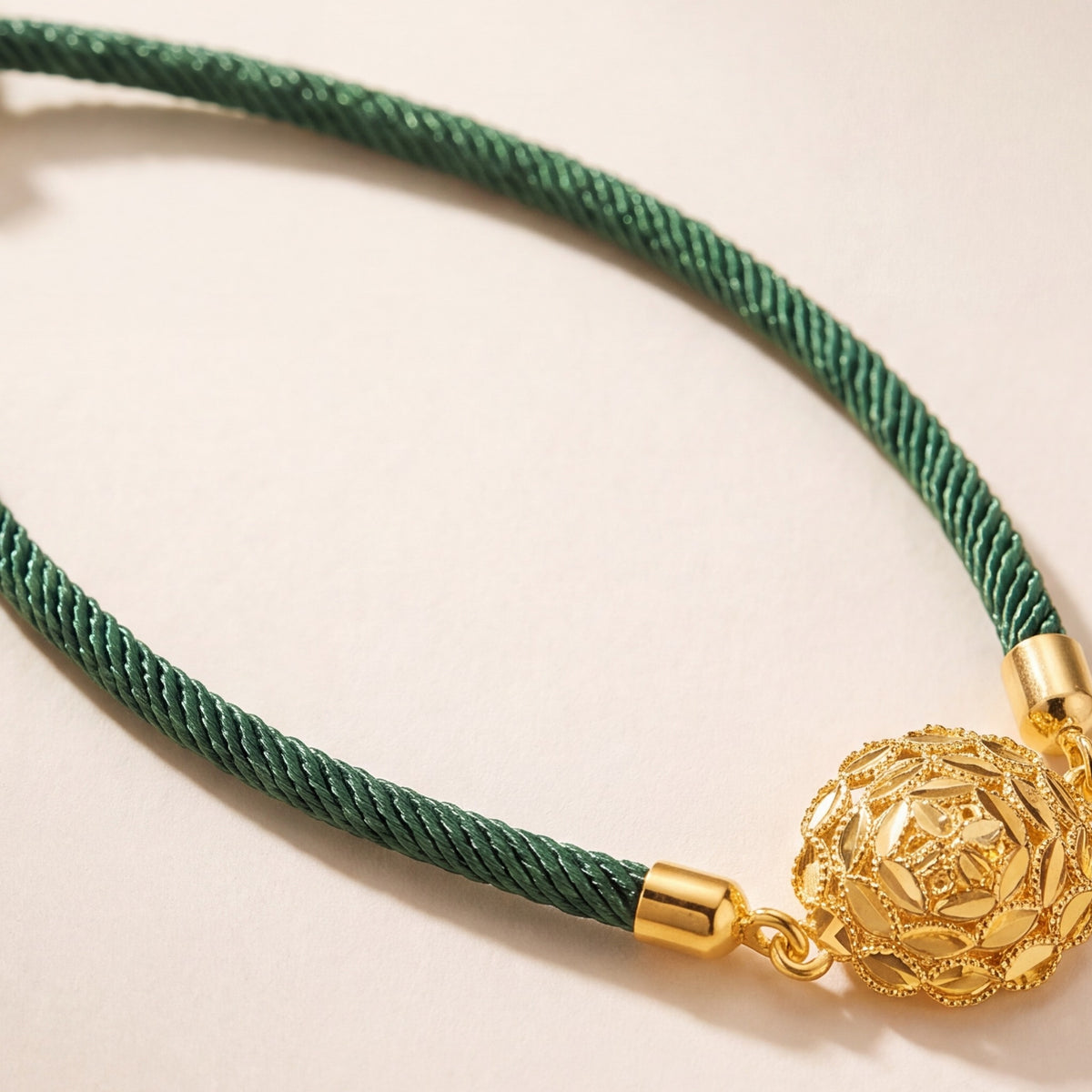 Rose Swirl Thread Bracelet design detail