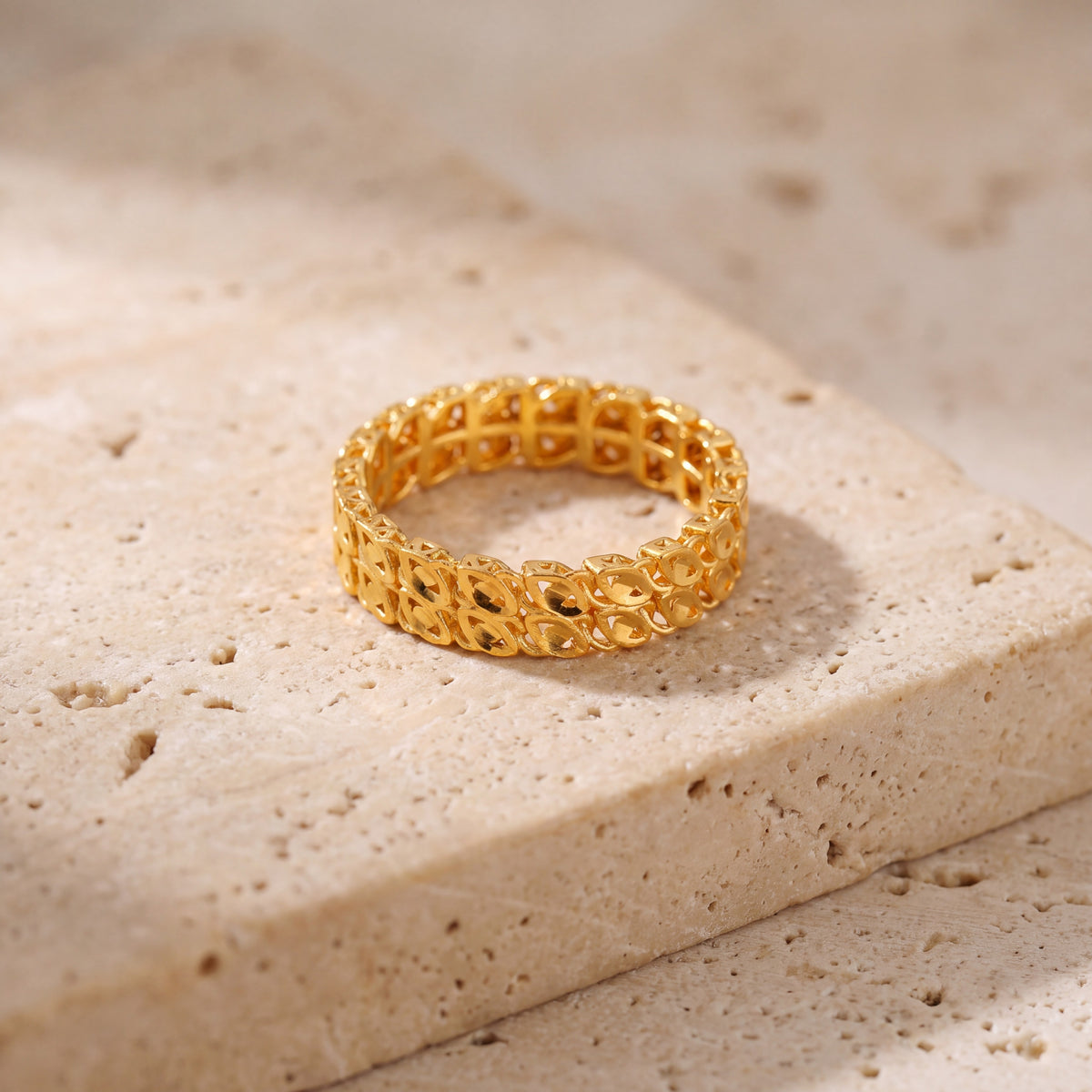 RP Band/Dabla (D47) on travertine