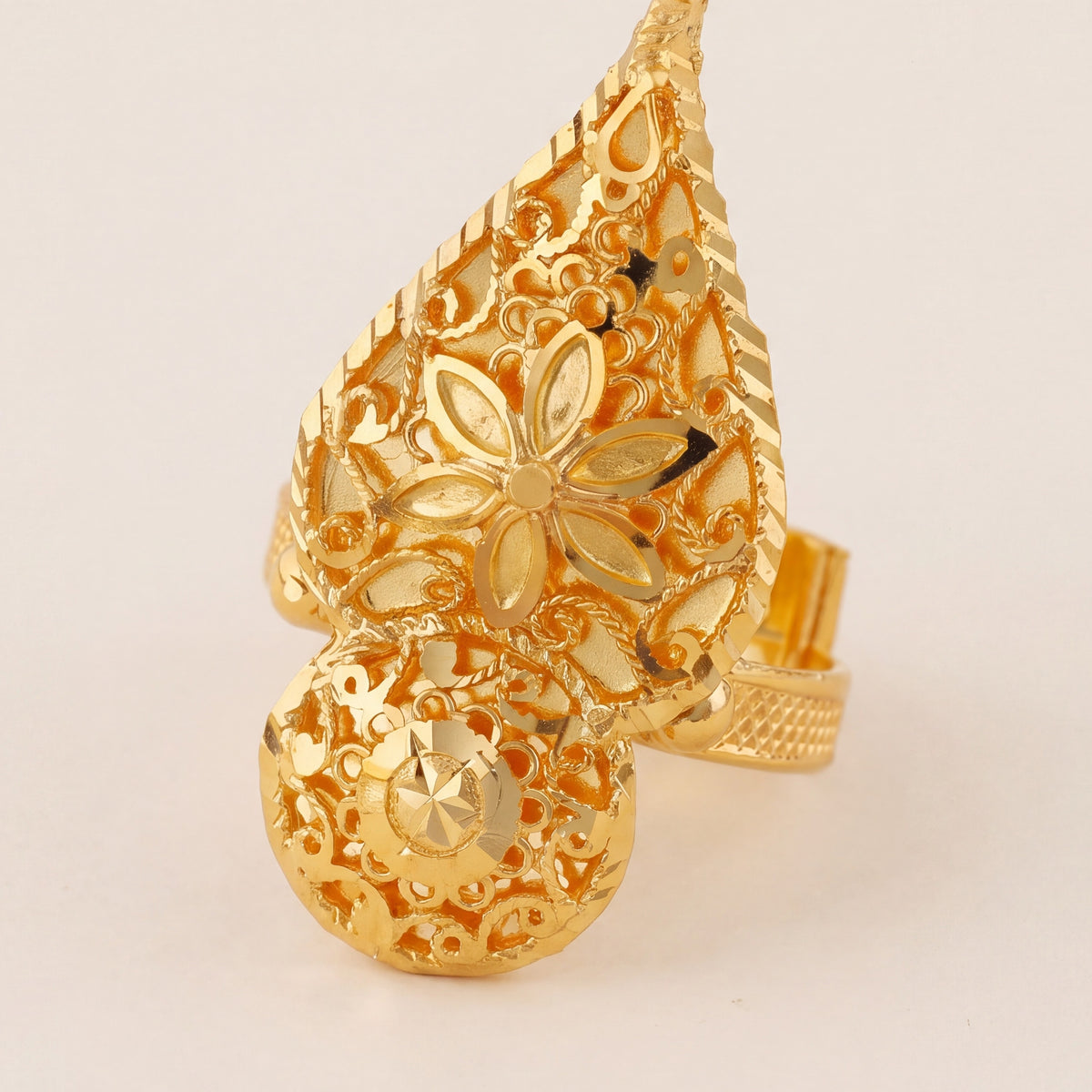 RP Shawahid Ring (D16) design detail