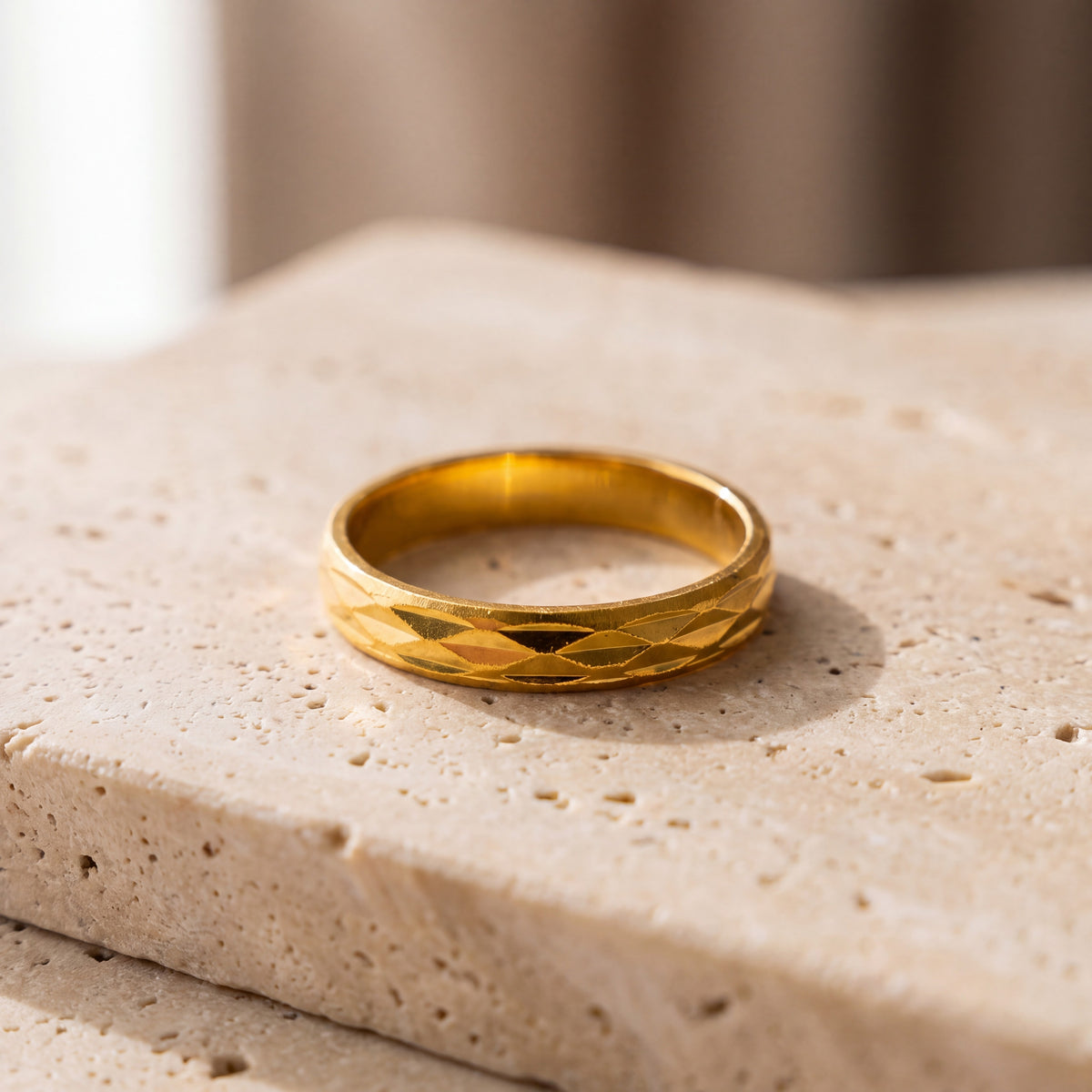 Traditional Haisa (D12) on travertine