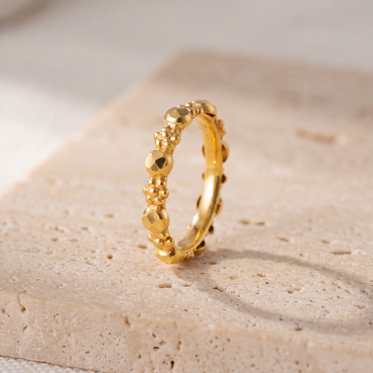 Traditional Haisa (D2) on travertine
