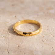 Traditional Haisa (D22) on travertine