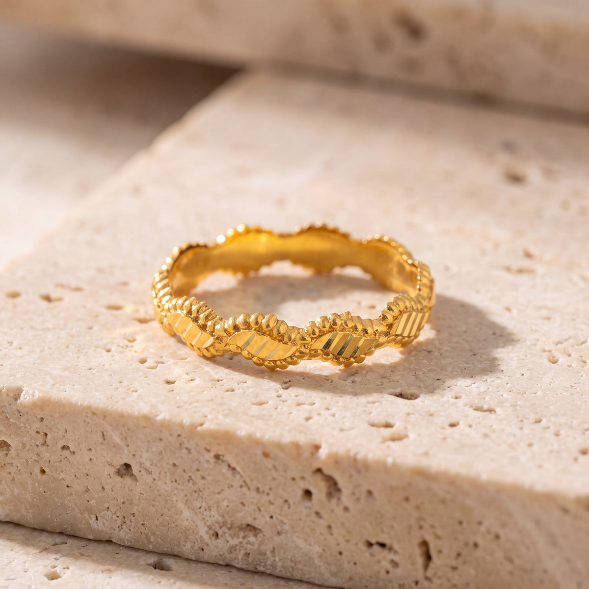 Traditional Haisa (D32) on travertine