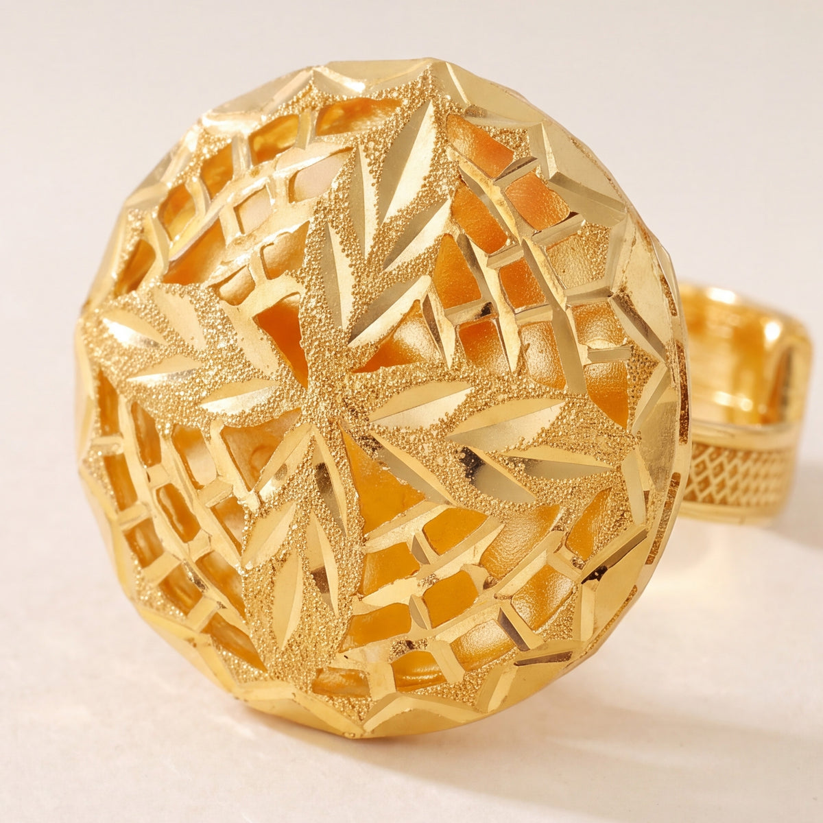 Traditional Ring (132) design detail