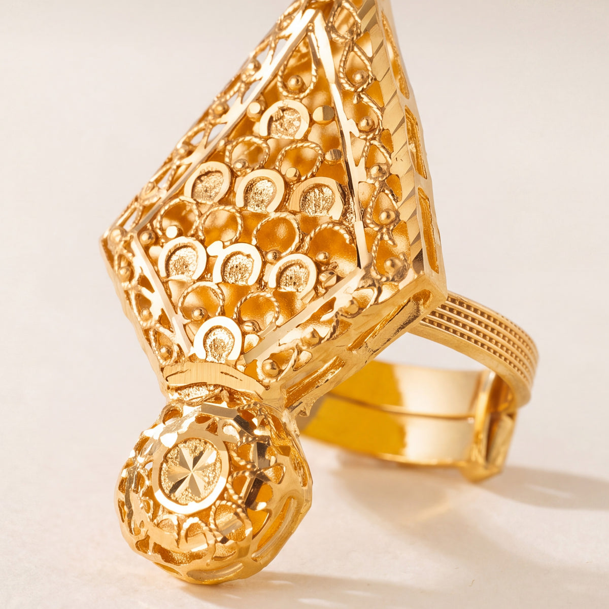 Traditional Ring (134) design detail