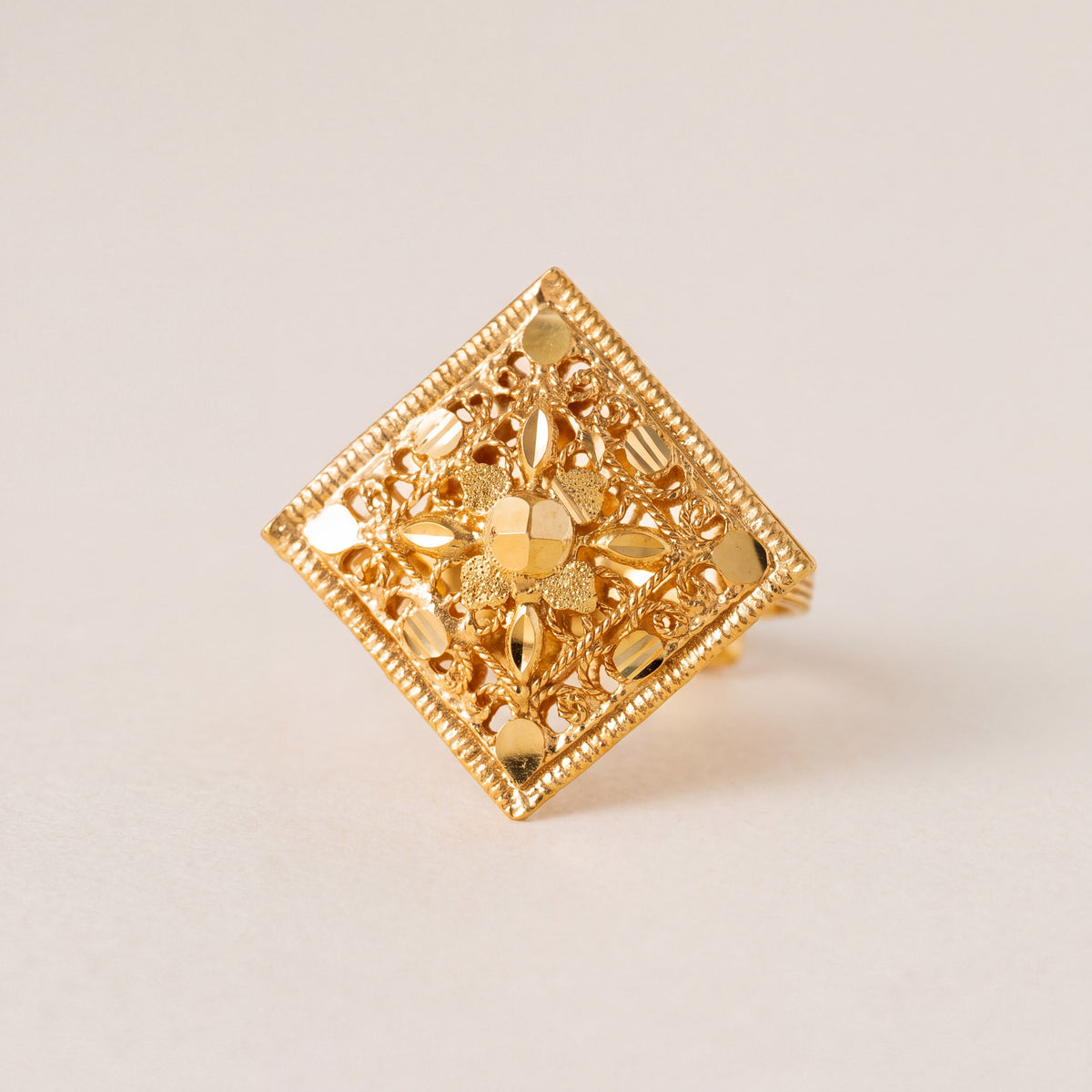 Traditional Ring (140), 925 silver 24K gold plated