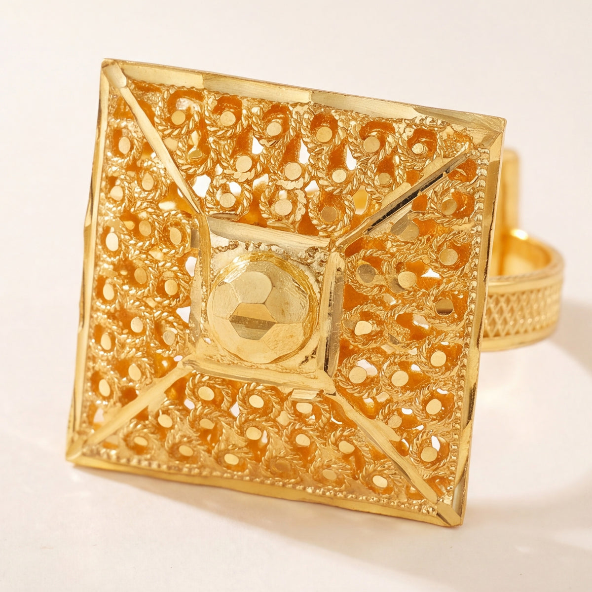 Traditional Ring (153) design detail