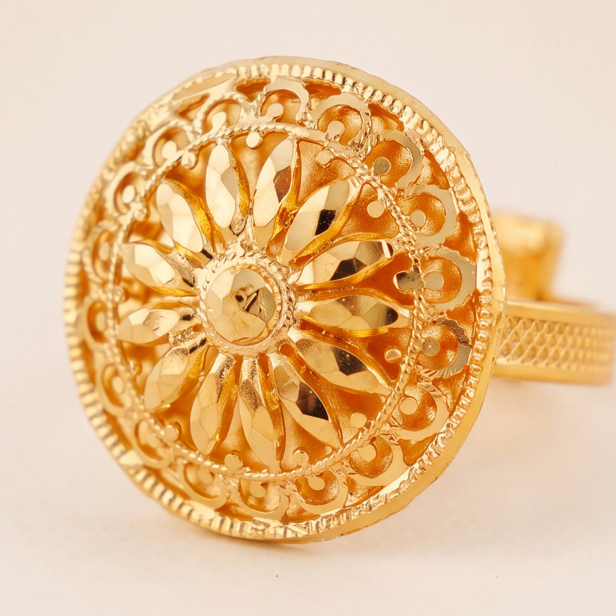 Traditional Ring (156) design detail