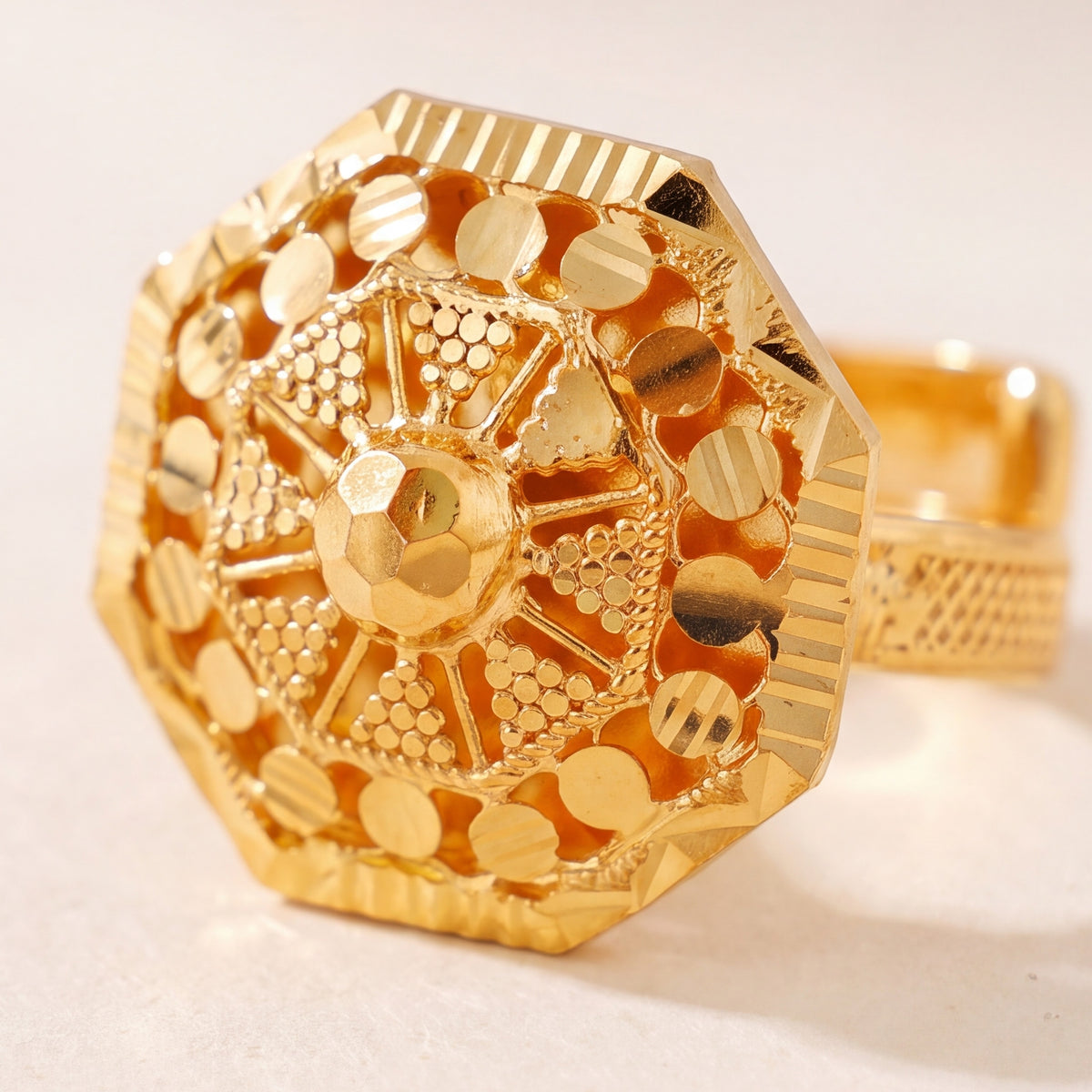 Traditional Ring (157) design detail