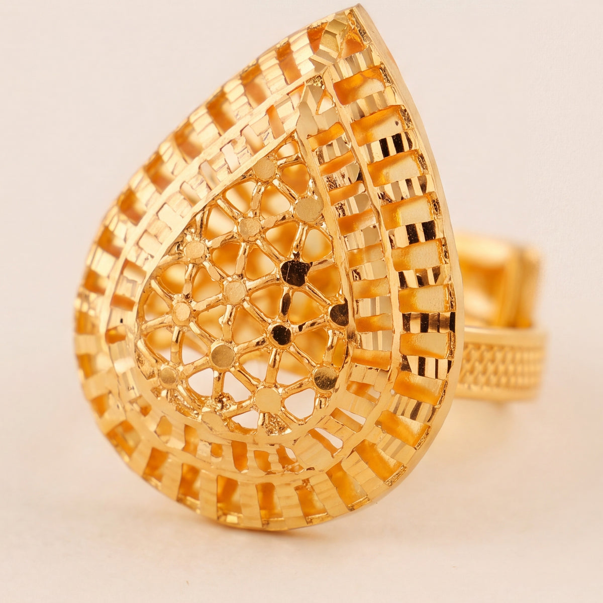 Traditional Ring (167) design detail