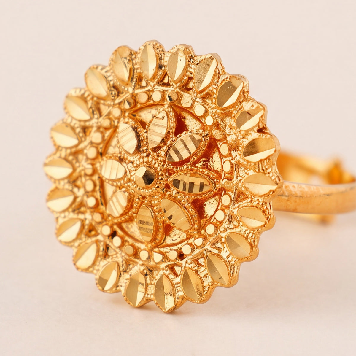 Traditional Ring (168) design detail