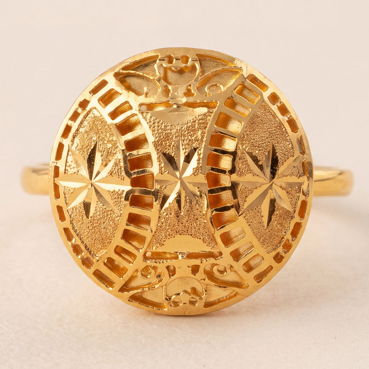 Traditional Ring (D178) design detail
