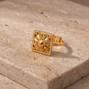 Traditional Ring (D179) on travertine