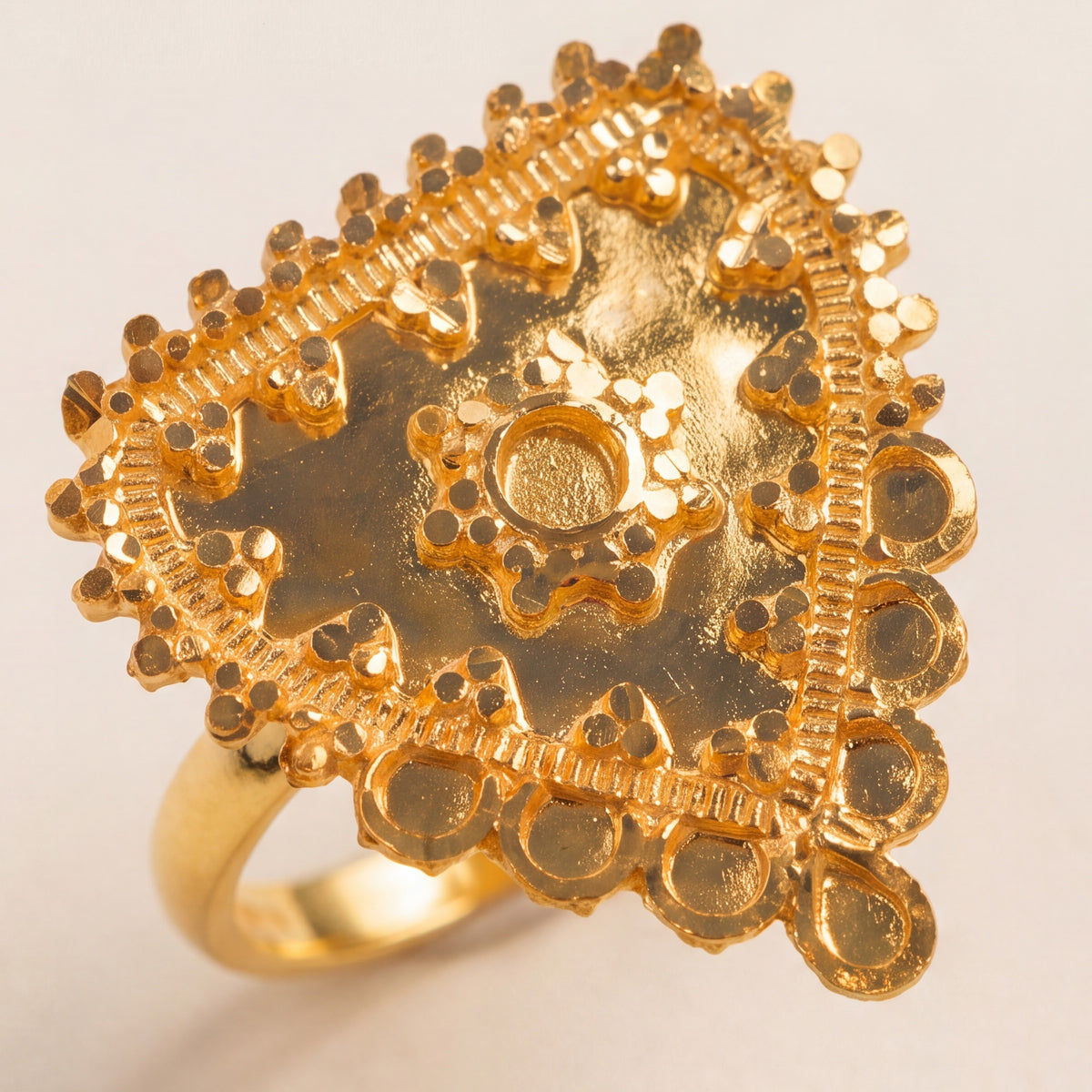 Traditional Ring (D22) design detail