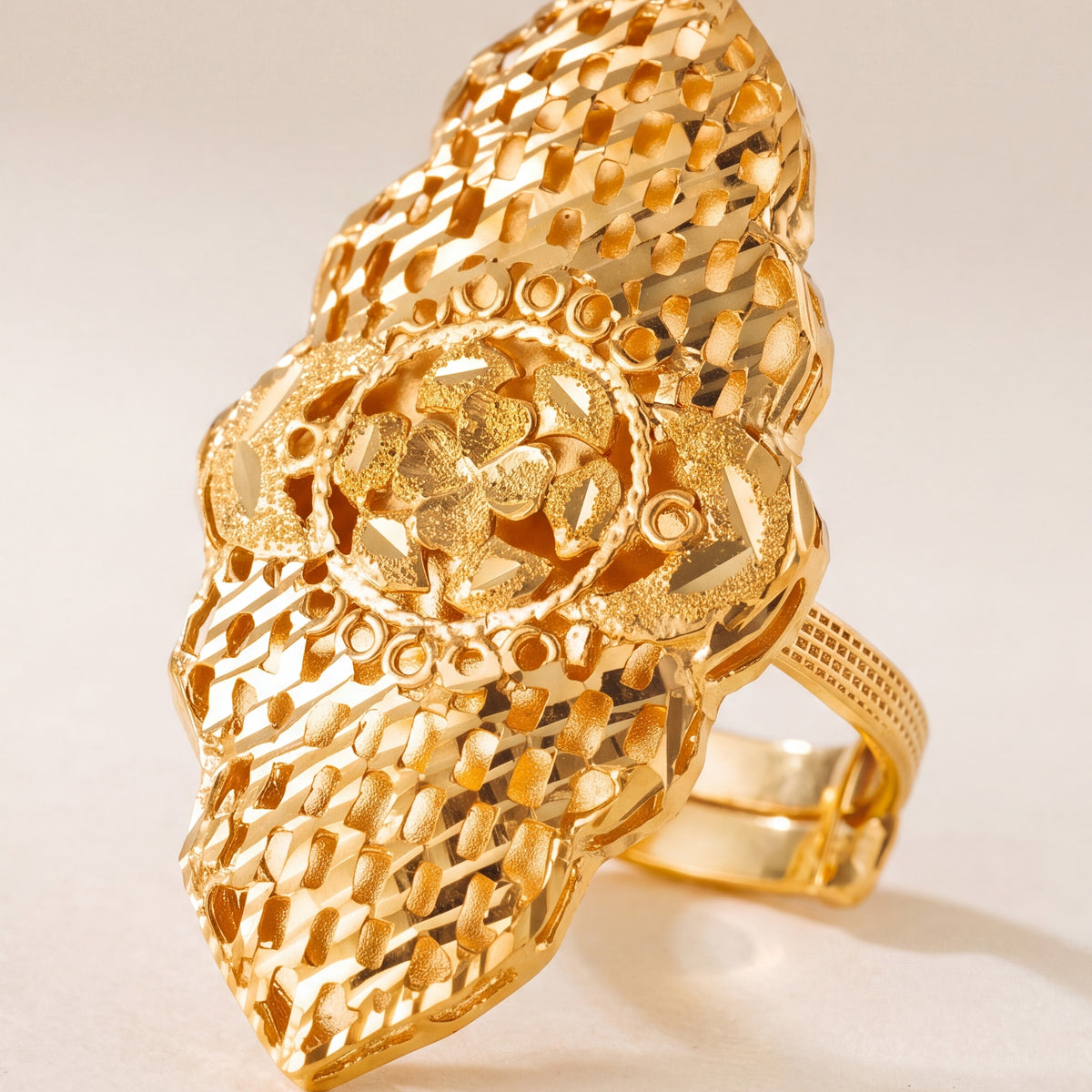Traditional Ring (D64) design detail