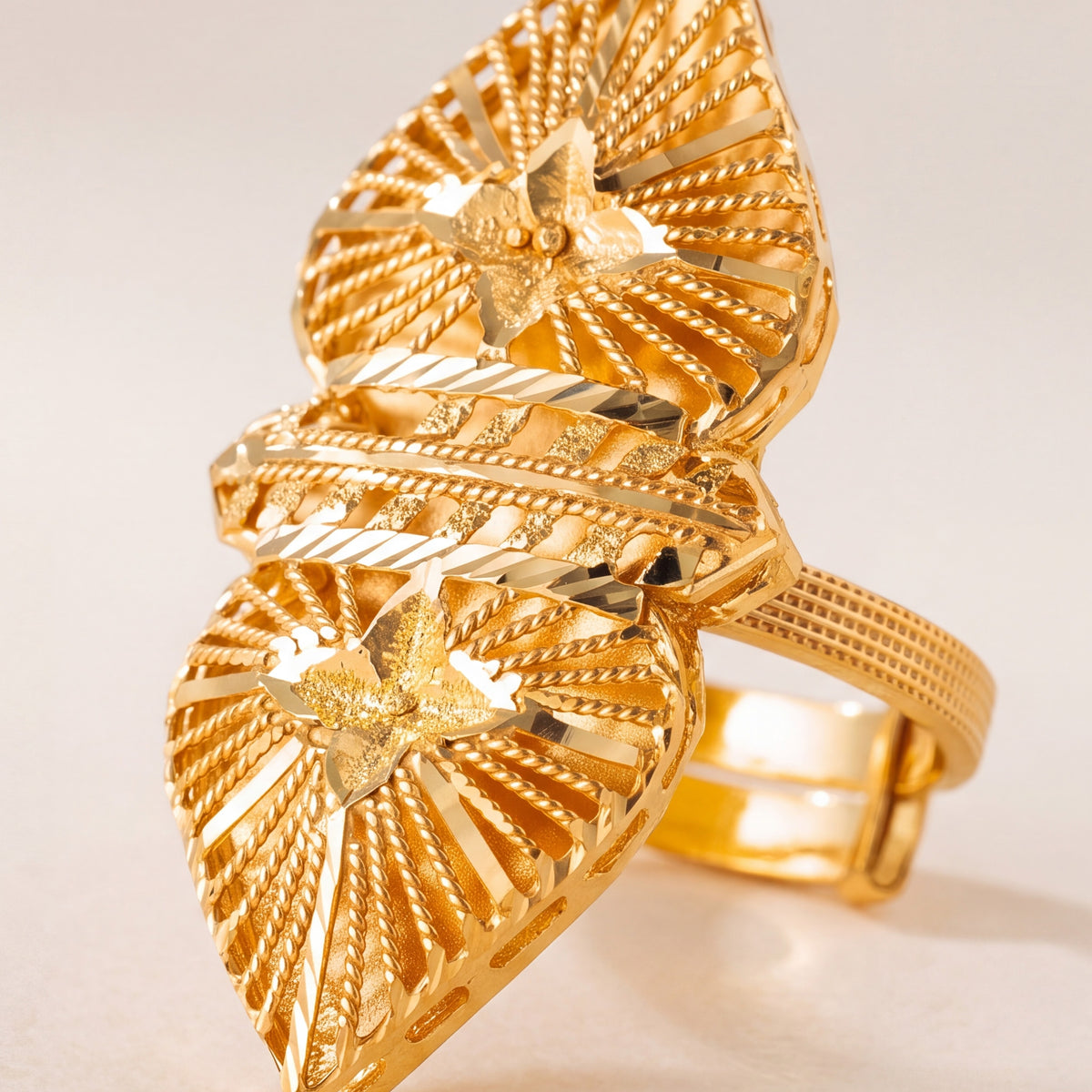 Traditional Ring (D67) design detail