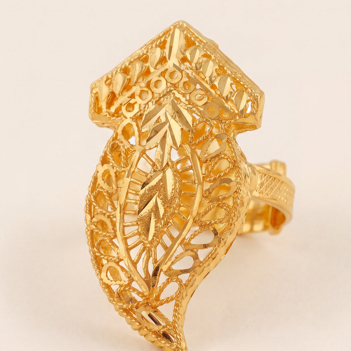 Traditional Ring (D69) design detail