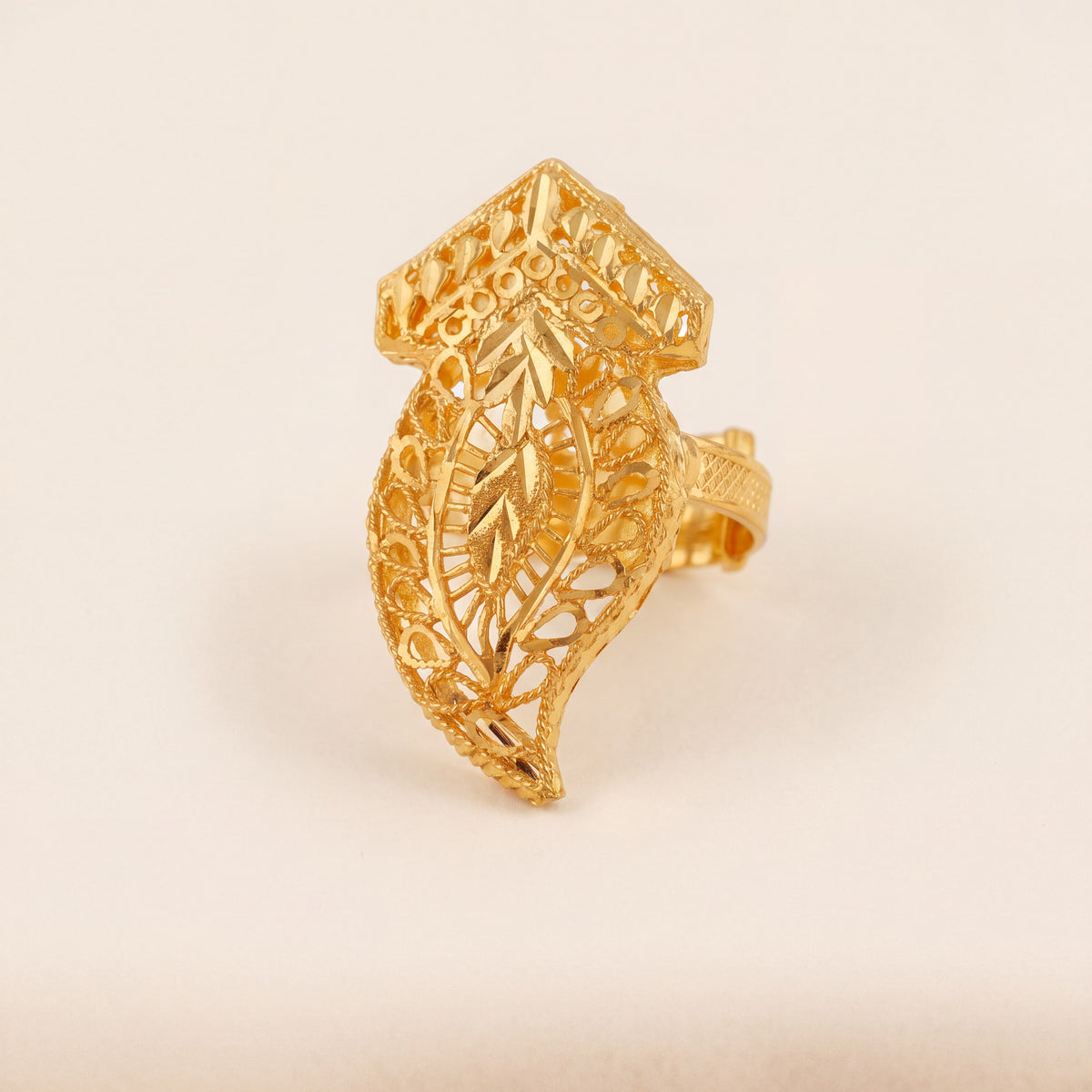 Traditional Ring (D69), 925 silver 24K gold plated