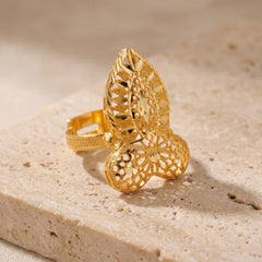 Traditional Ring (D71) on travertine