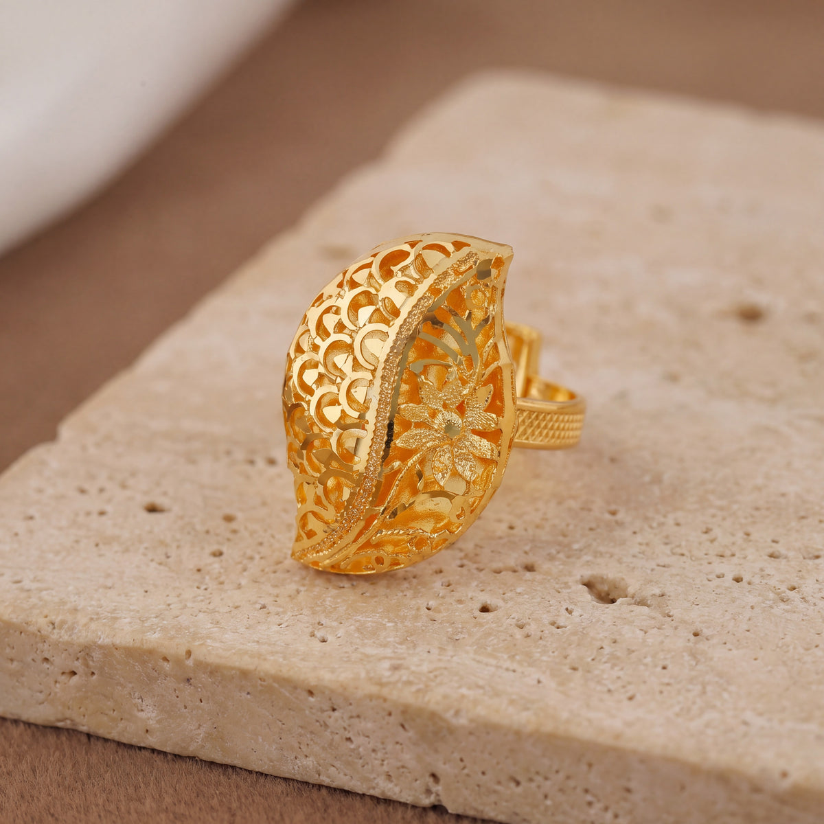 Traditional Ring (D72) on travertine