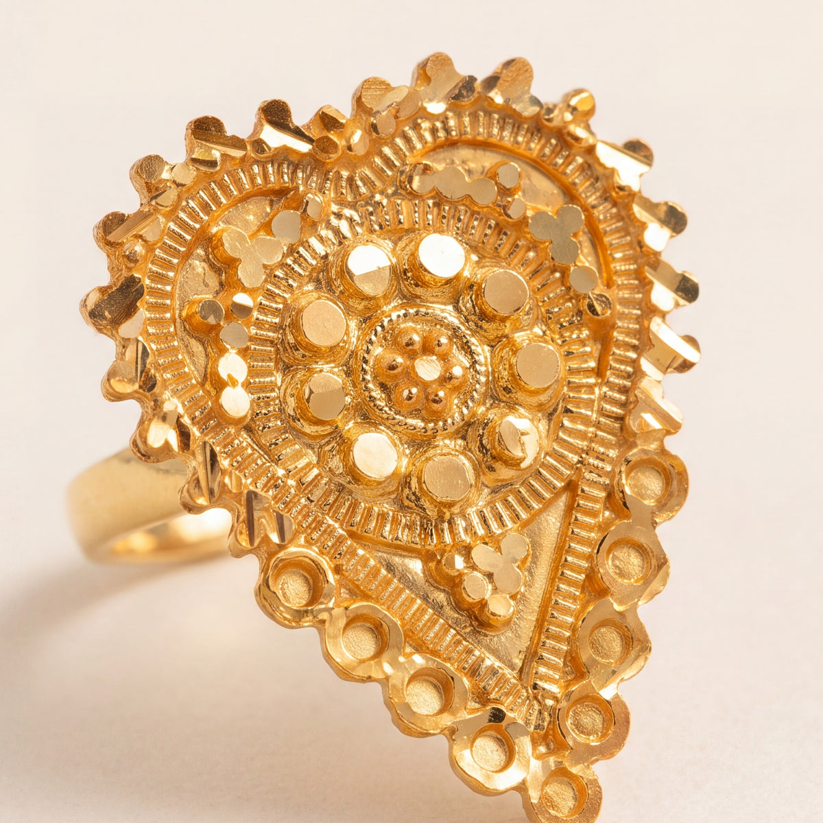 Traditional Ring (D9) design detail