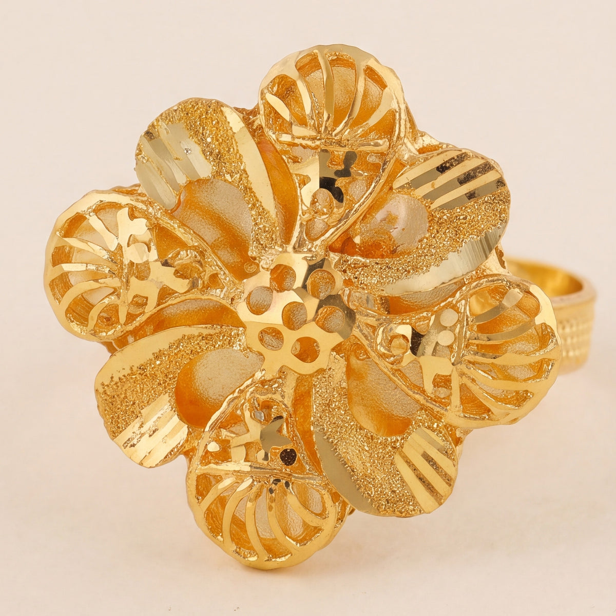 Traditional Ring (D90) design detail