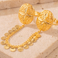 Twin Ring Chain (D20) on travertine