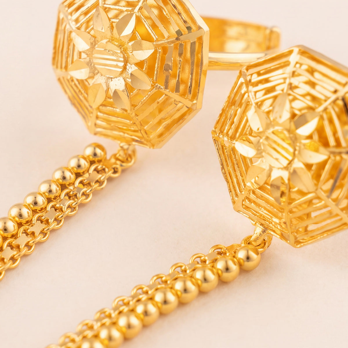 Twin Ring Chain (D25) design detail