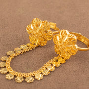 Twin Ring Chain (D26) in 925 silver with 24K gold plating, six-petal flower ring faces with a flower charm fringe
