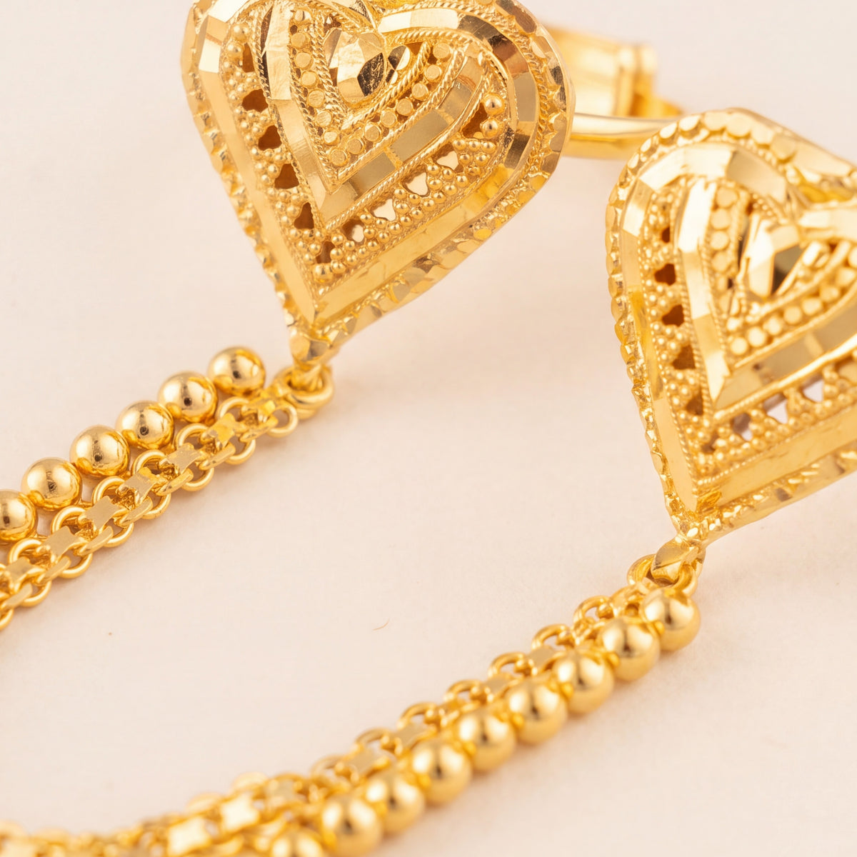 Twin Ring Chain (D33) design detail