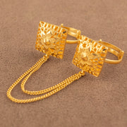 Twin Ring Chain (D34) in 925 silver with 24K gold plating, flat square ring faces with basket-weave cutting
